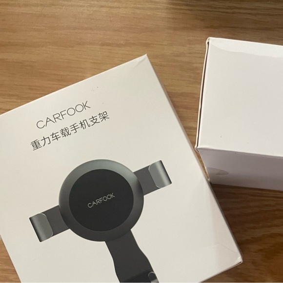 NEW Universal Car Phone Mount -Gravity Lock, 360° Rotation, Auto Adjustm… - Picture 4 of 11